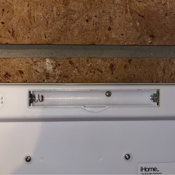 iHome Wireless Keyboard - Picture 5 of 5